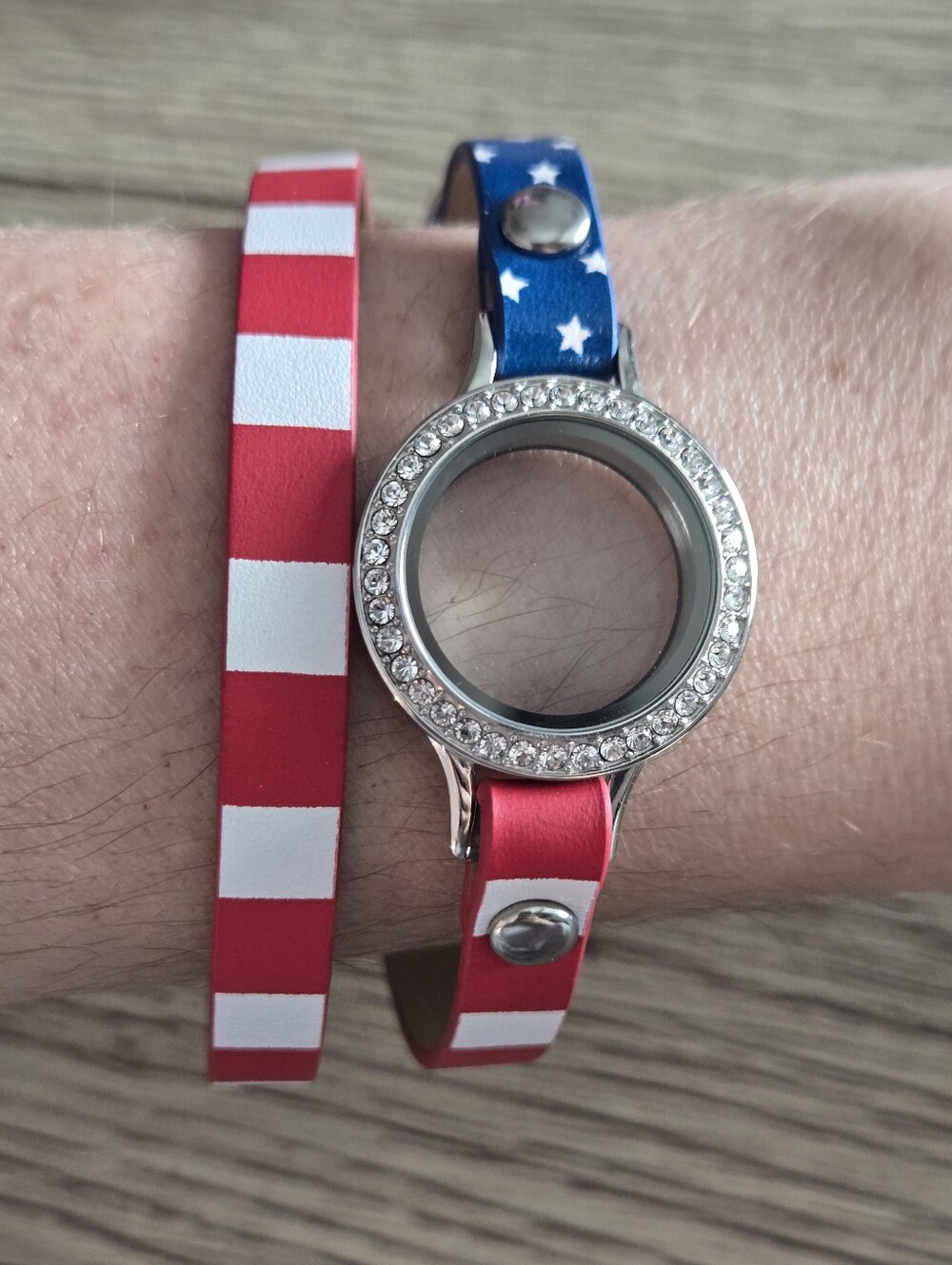 🦉Stars & Stripes Wrap Locket Set